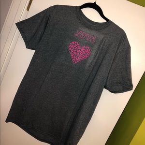 Heather gray t-shirt